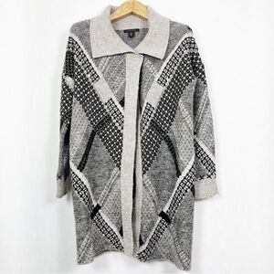 Tahari Women’s Geometric Stripe Long Cardigan‎ Sweater Size Medium Black & Grey
